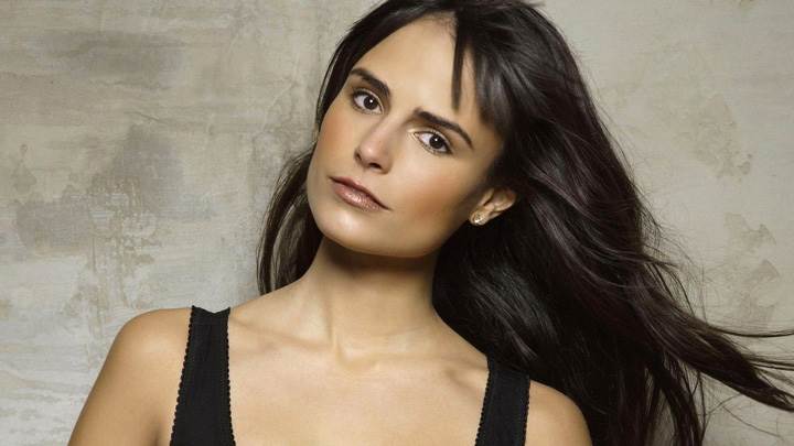 Jordana Brewster Glossy Lips N Sweet Pose Photoshoot